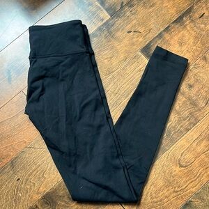 NWOT lululemon wunder under brushed (original release - hard to find item)